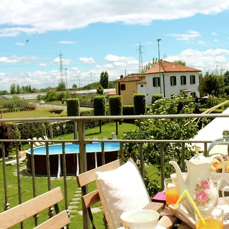 In Montecarlo With Pool And Scenic Views Tatil Evi *