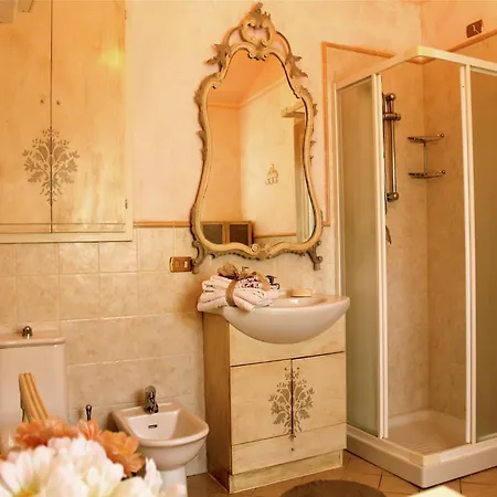 度假居 In Montecarlo With Pool And Scenic Views San Piero in Campo (Tuscany)