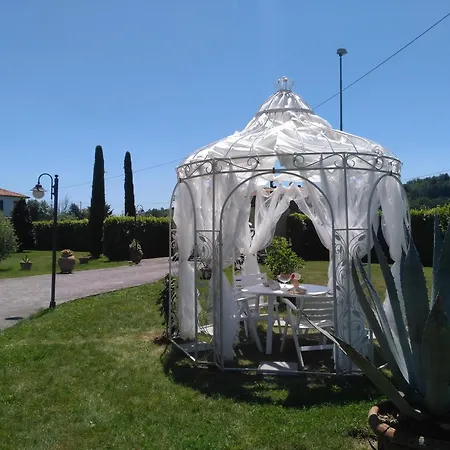 In Montecarlo With Pool And Scenic Views 度假居 San Piero in Campo (Tuscany)