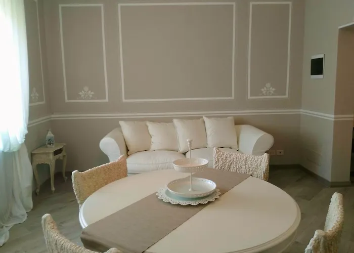 In Montecarlo With Pool And Scenic Views Tatil Evi San Piero in Campo (Tuscany)